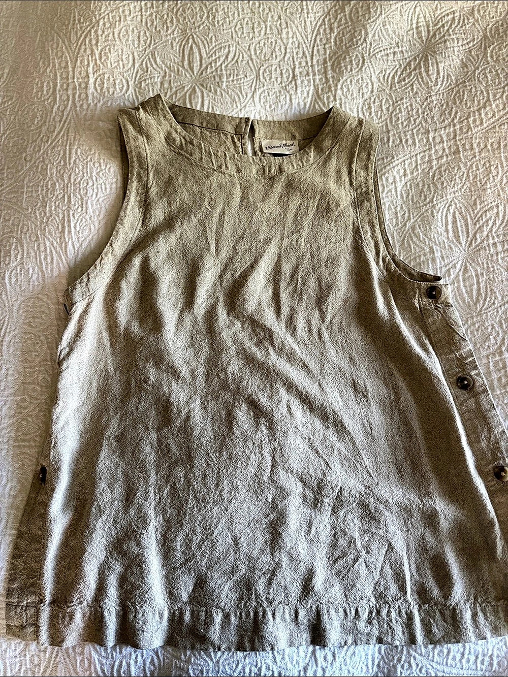 Universal Thread Women's Linen Blend Side-Button Tank Top Medium